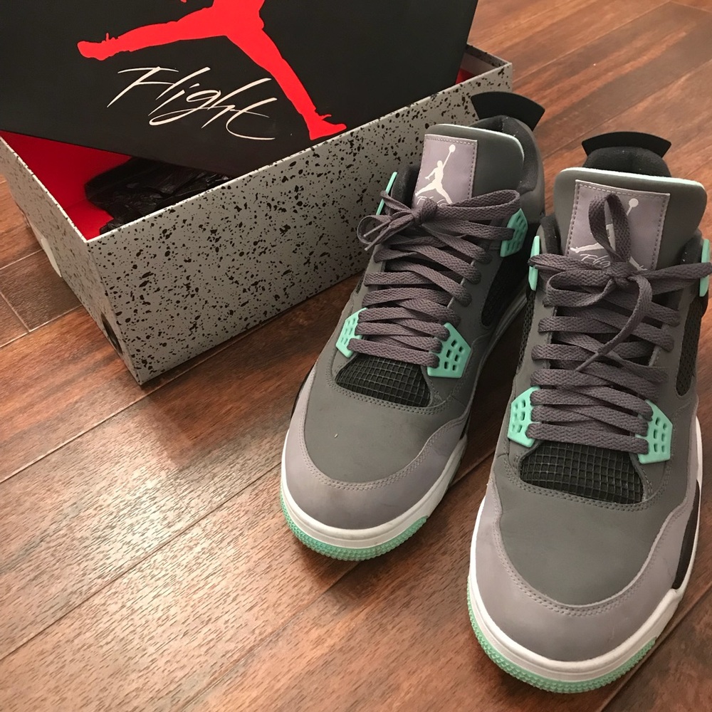 AIR JORDAN 4 RETRO GLOW